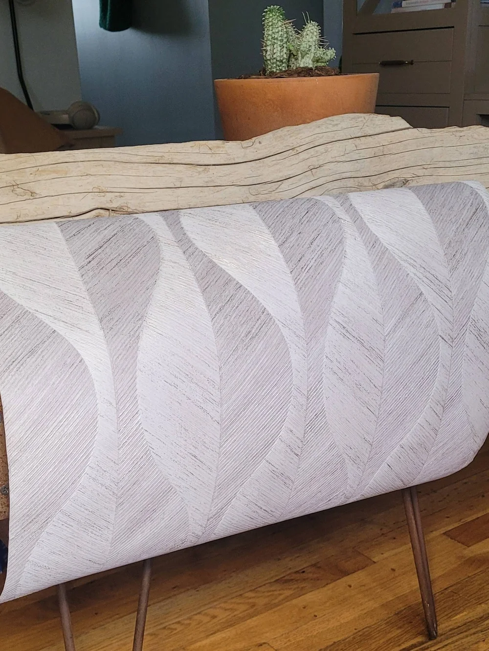 Oresome Silver Ogge Textured Geometric Vertical Wallpaper Roll